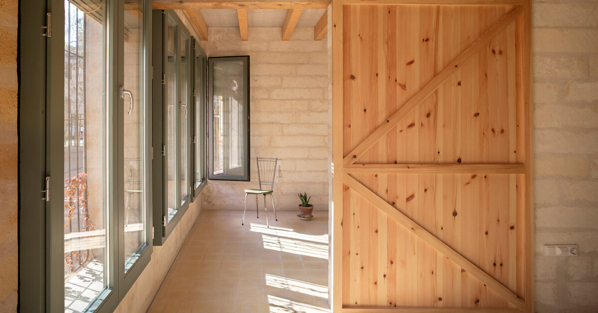 thick marés sandstone walls compose 19 social housing, salvador espriu by IBAVI in palma