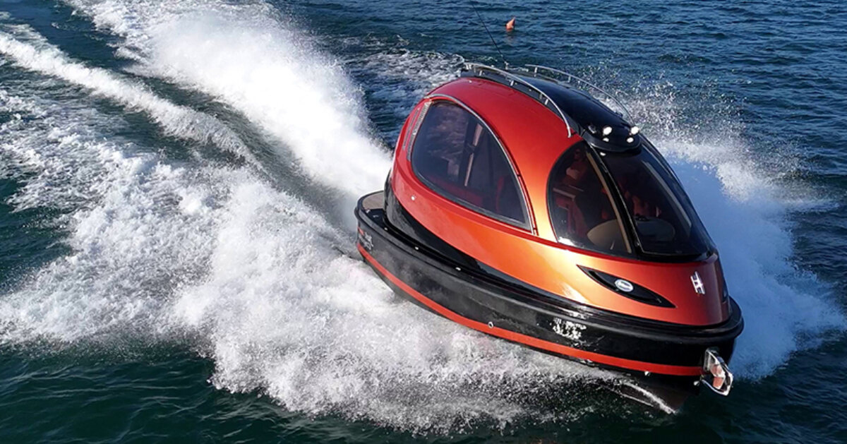 pierpaolo lazzarini’s compact hyper&sport yacht offers more power and comfort on water