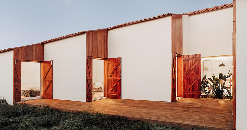 fábio ferreira neves draws from mediterranean architecture to design ‘casa no meco’