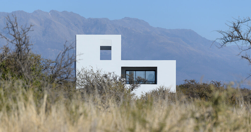 casa modular: rural argentina’s minimalist house of frames by LOMA Arq+