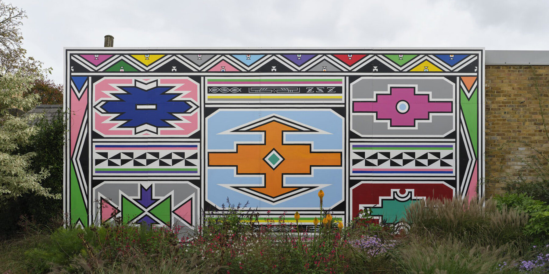 esther mahlangu’s large&amp;amp;scale mural at serpentine marks her first public artwork in UK