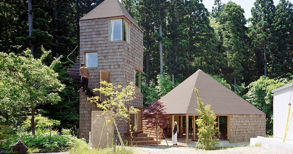 W architects tucks shingle&wrapped ‘double house’ into japanese forest