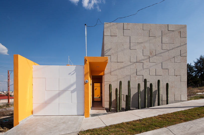 ARQXIOMA casa vivian guadalajara mexico designboom