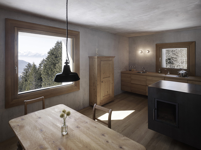  - marte-marte-mountain-cabin-laterns-designboom06