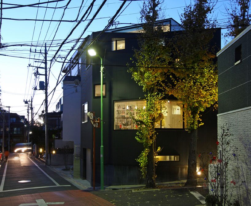 atelier-hako-architects-house-at-matsubara-designboom03