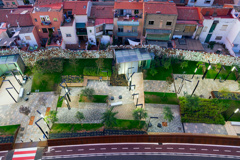 cevisama-pol-femenias-riera-de-la-salut-tile-of-spain-awards-valencia-designboom-07