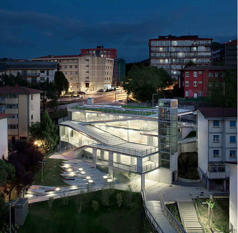 parking garage by vaumm arkitektura links urban fabric of spain