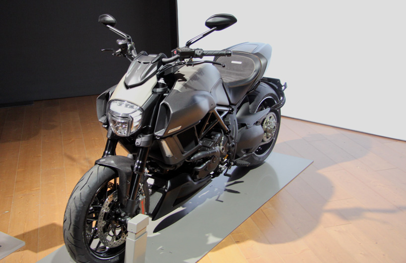 ducati-diavel-titanium-designboom08.jpg