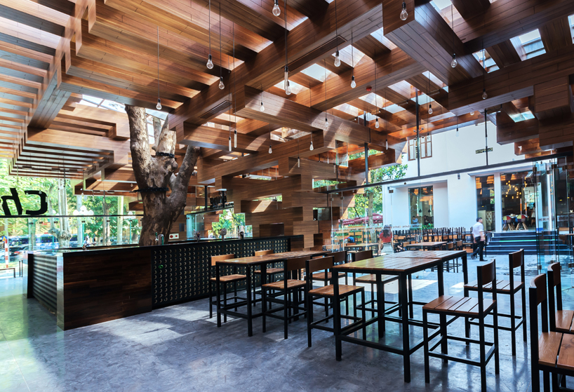 HP architects cheering restaurant designboom06