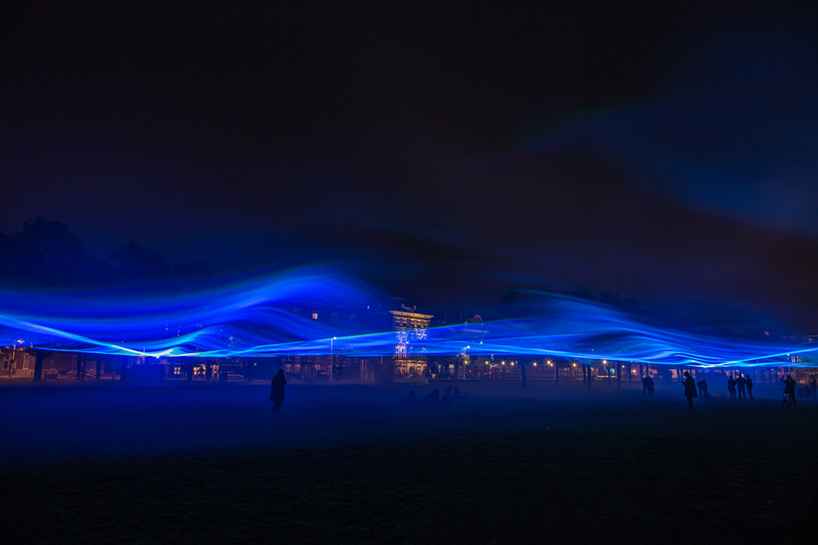 daan roosegaarde waterlicht designboom 