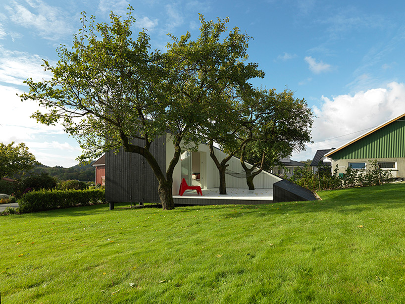 slice-house-saunders-architecture-designboom-02