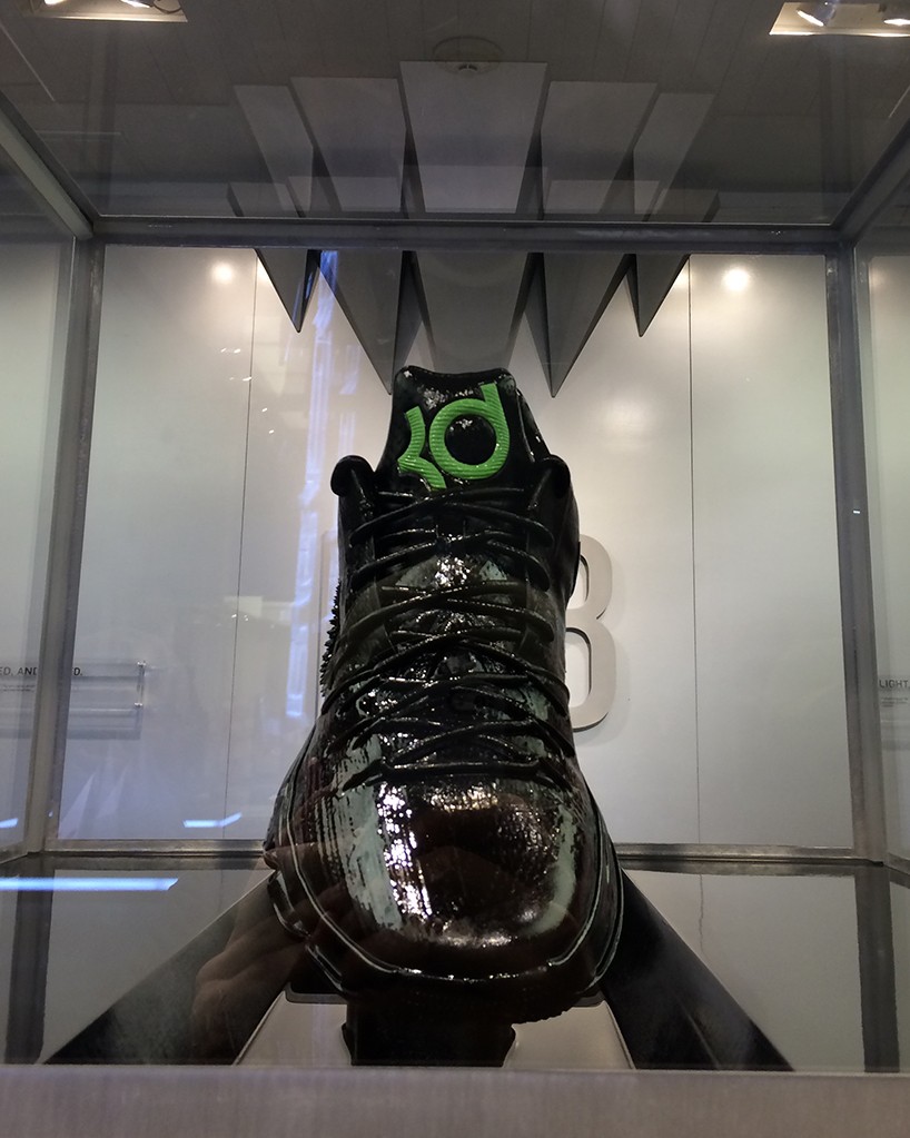 clã-nike-kd-8-scultpure-designboom-03