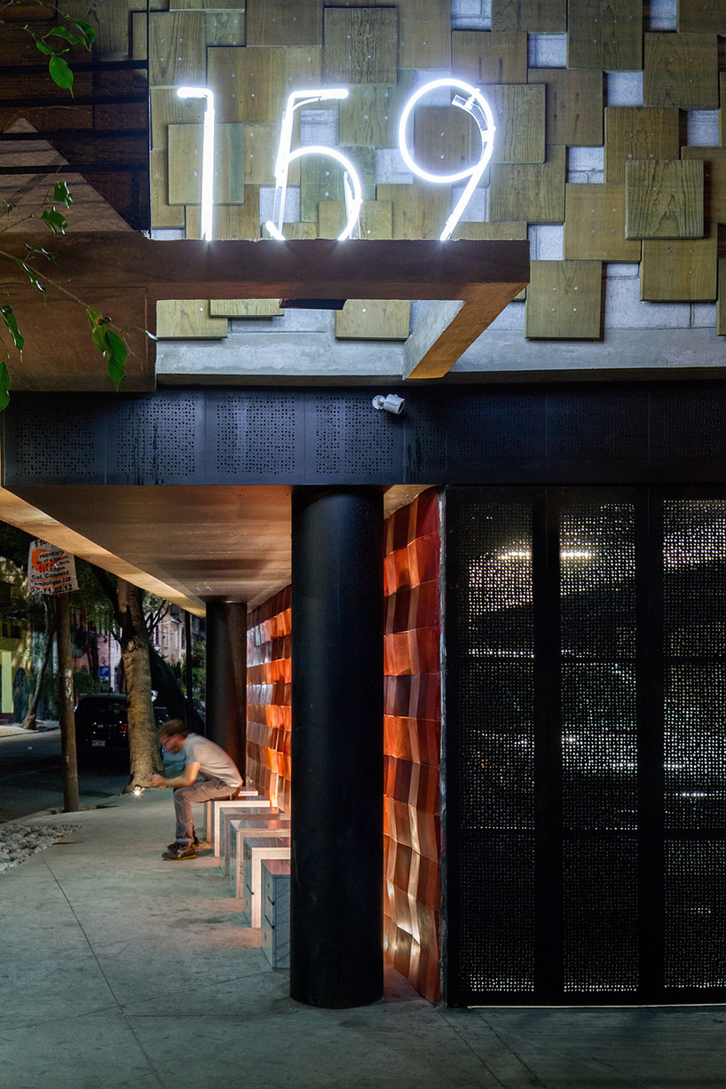 arqmov-workshop-just-be-apartments-mexico-city-designboom-02