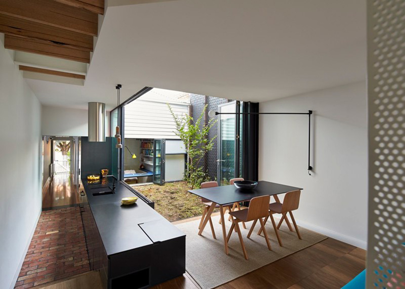 austin-maynard-architects-mills-the-toy-management-house-melbourne-designboom-02