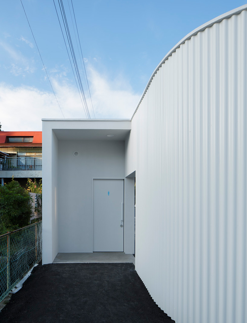 kubo-tsushima-architects-isemachi-public-toilet-japan-designboom-02