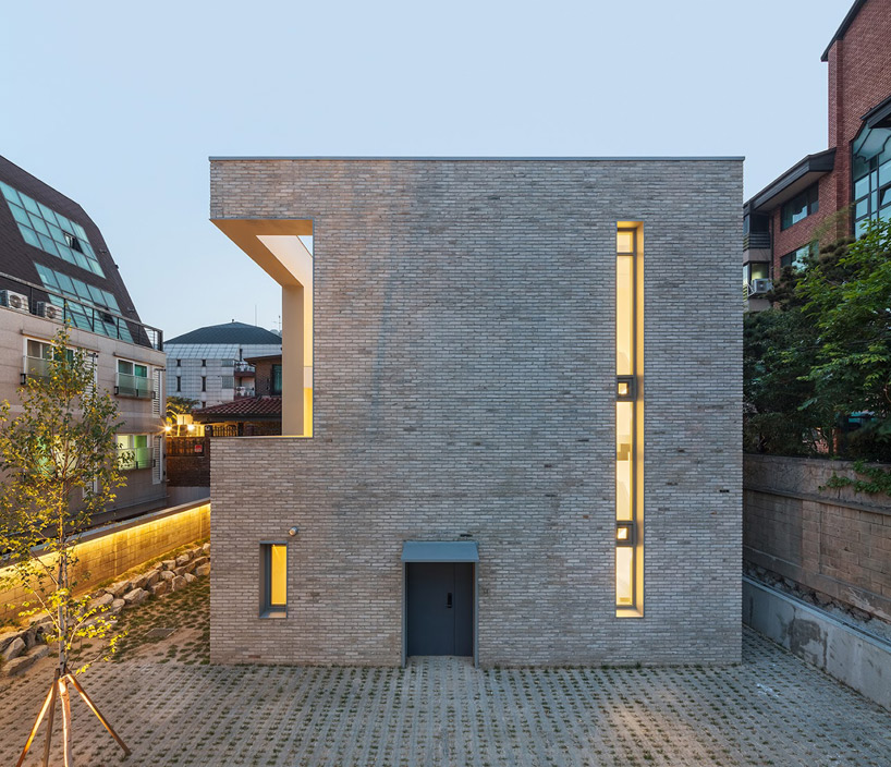 obba-open-and-closed-house-seoul-designboom-02