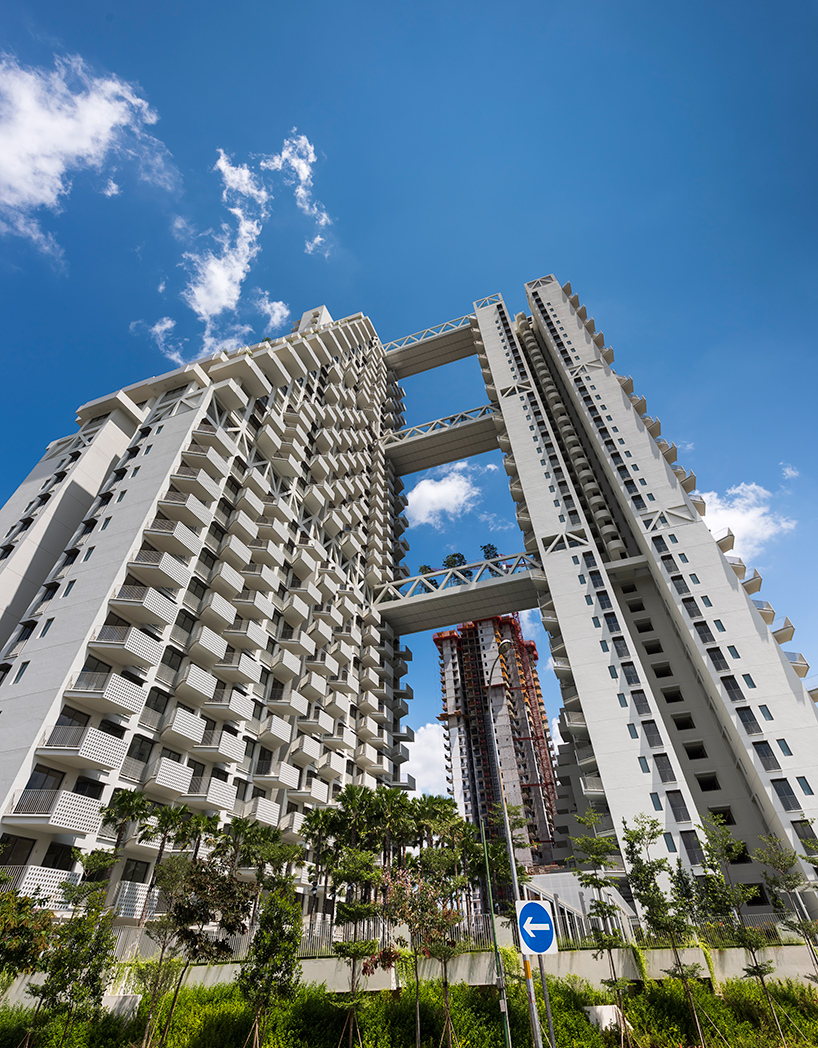 moshe-safdie-sky-habitat-singapore-bishan-residential-development-designboom-02