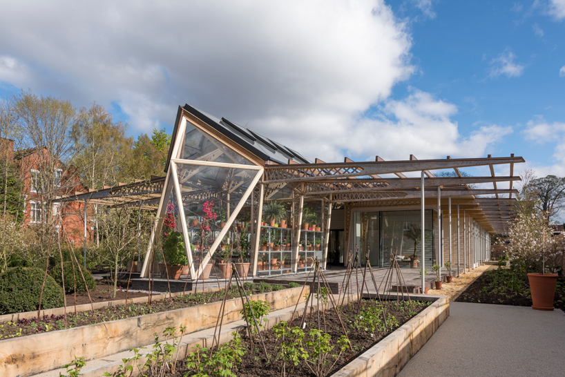 foster-and-partners-maggies-cancer-center-manchester-designboom-02