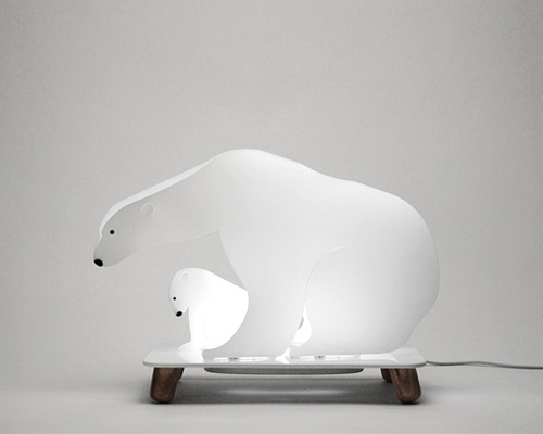 brighten up a heart of polar animals 'on lamp'