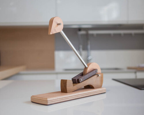 aladino nutcracker uses a powerful double lever system for nuts and hazelnuts