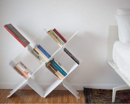 BooXcase is a special bookcase embodies people's contemporary nomadic tendency