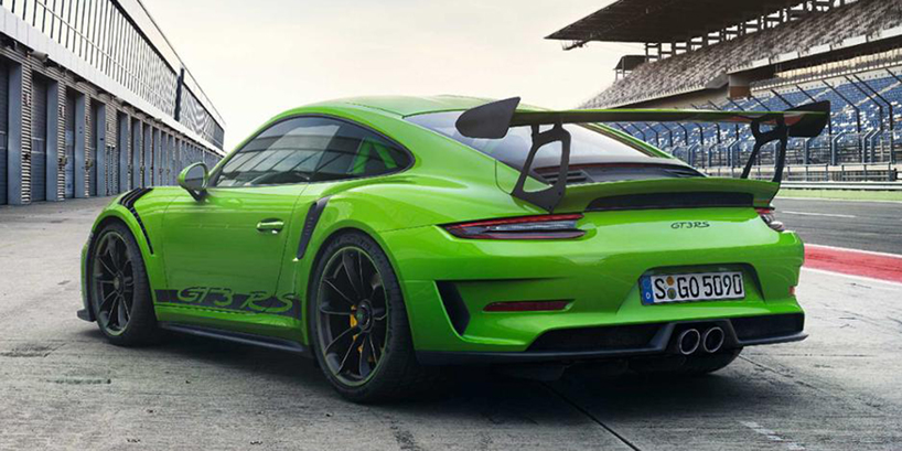 high performance porsche 911 GT3 RS dedicated to motorsport