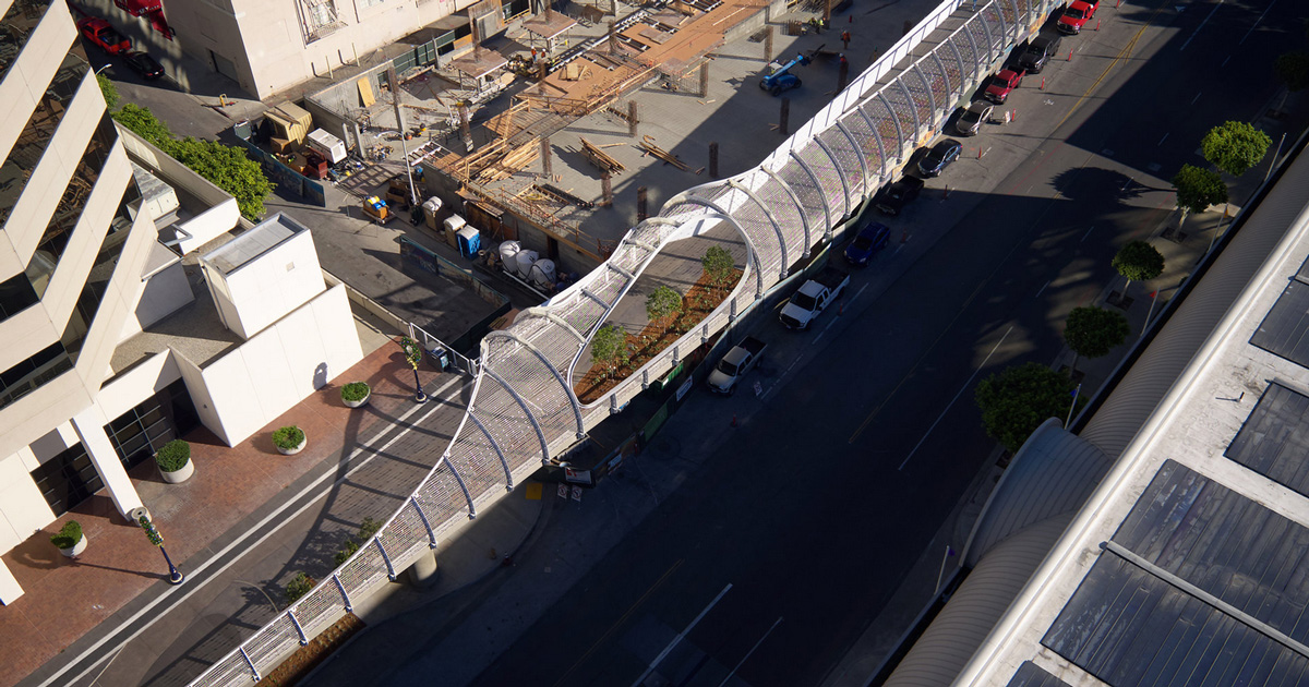 Welded Steel Cantilevered Footbridges : sculptural footbridge