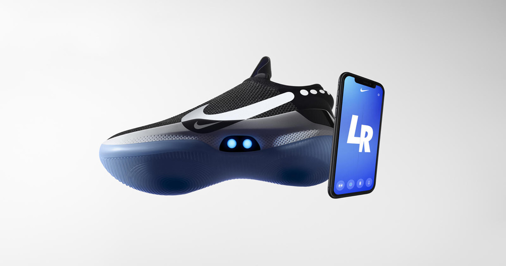Naar behoren Samenwerking inleveren NIKE's self-lacing sneakers can be controlled from your smartphone