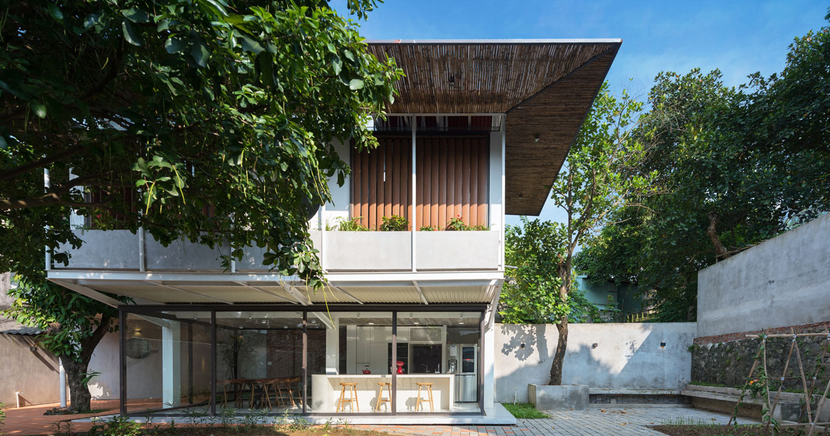 AD+studio builds the 'stacking-roof-house' for a young couple in vietnam