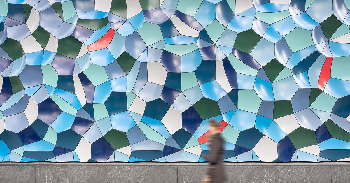 olafur eliasson installs 1,963 dynamic metal tiles at chicago's willis 