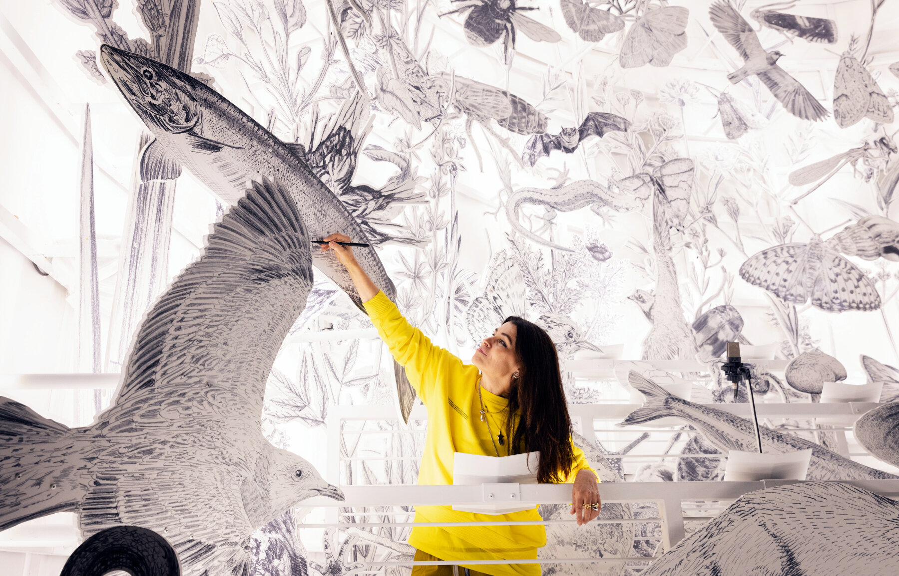 London, UK, 20th Sep 2022. The artist, Es Devlin, with her work. 'Come Home  Again', large-scale illuminated sculpture by artist Es Devlin, and  commissioned by Cartier, highlighting London's 243 endangered species, is