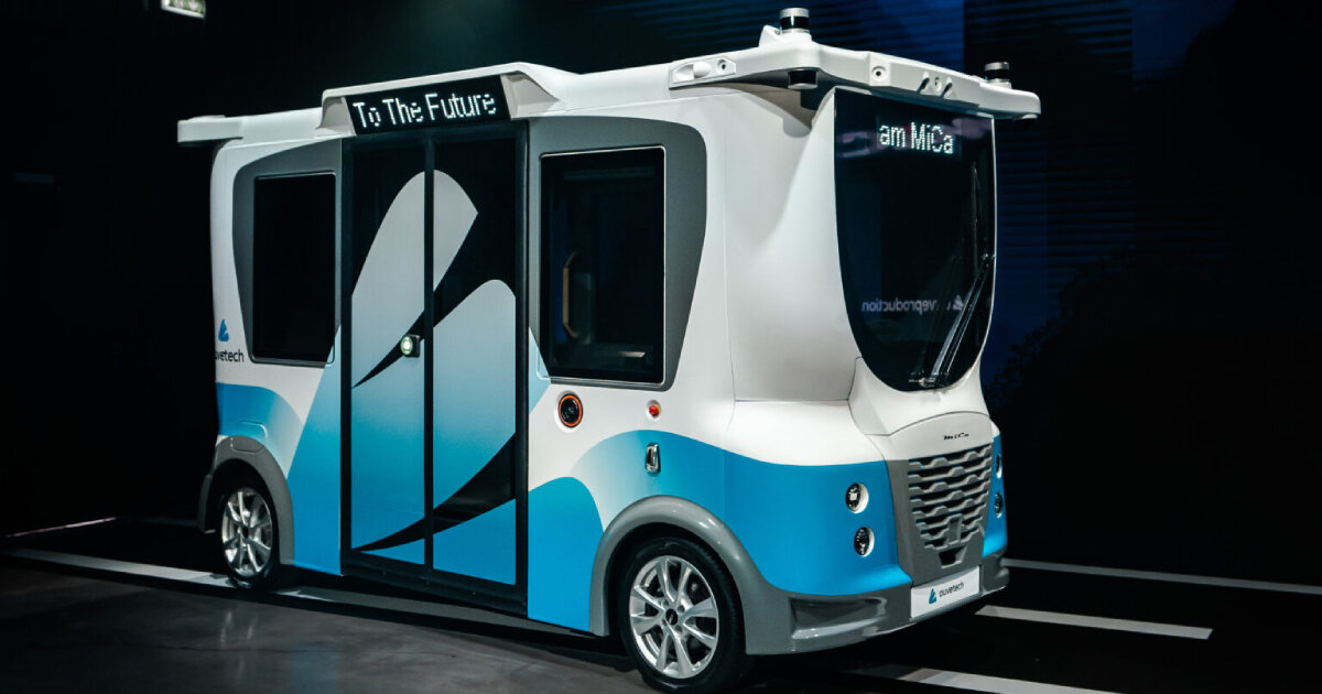 Weekend tech reading: 3D-printed, self-driving minibus unveiled