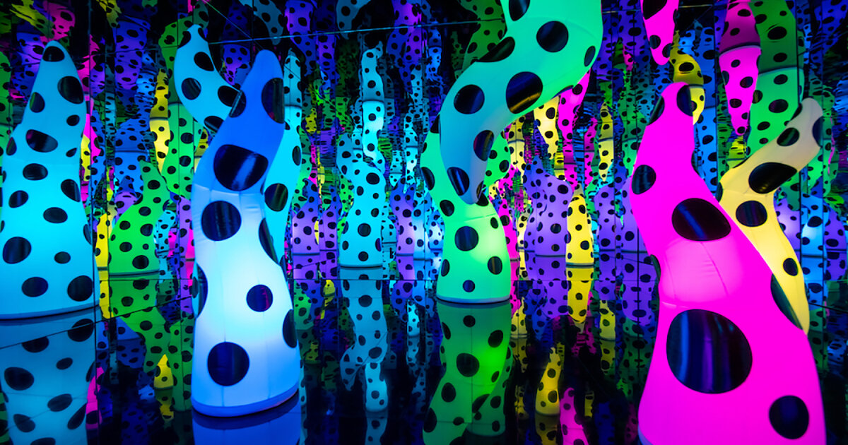 yayoi kusama's love is calling exhibition grows a mirrored forest of