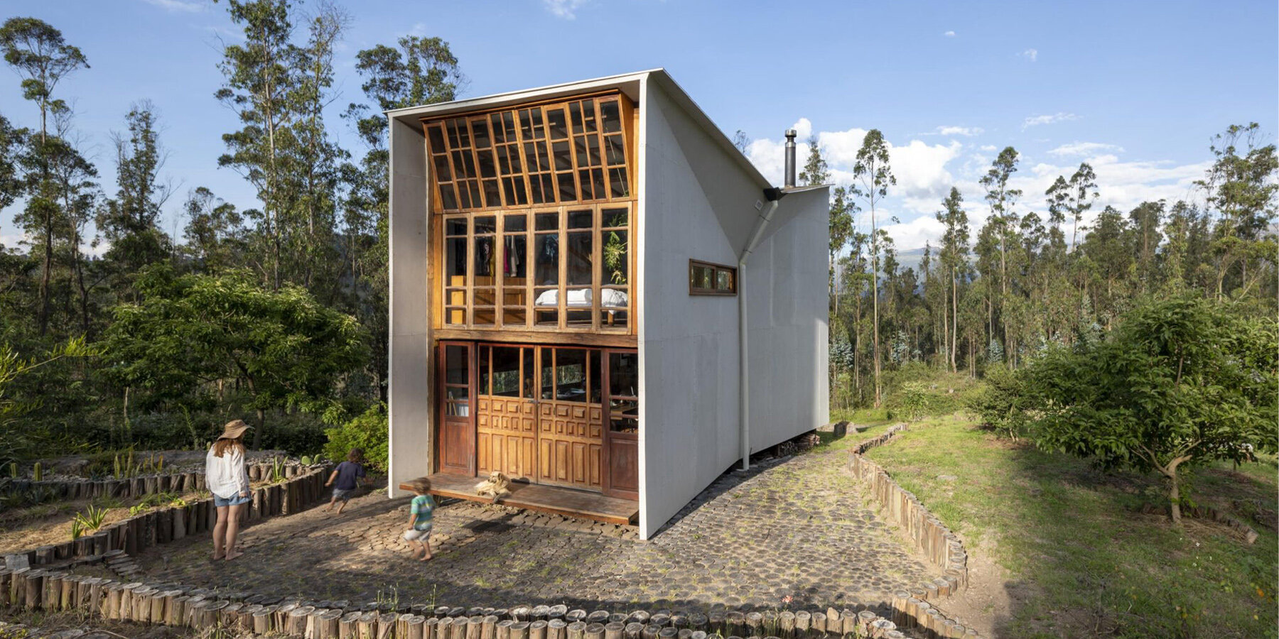 emilio lópez's casa quinchuyaku, a passive solar house in ecuador