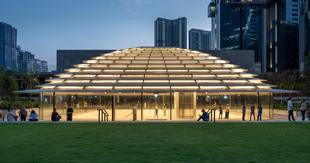 由 foster + partners 设计的马来西亚苹果商店采用阶梯式屋顶设计