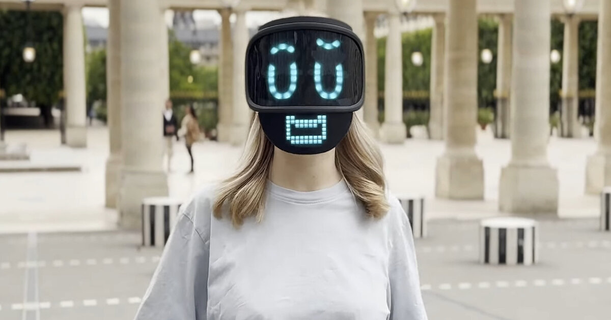 qudi mask 2 animates expressions into pixelated emoticons when users smile, laugh or cry