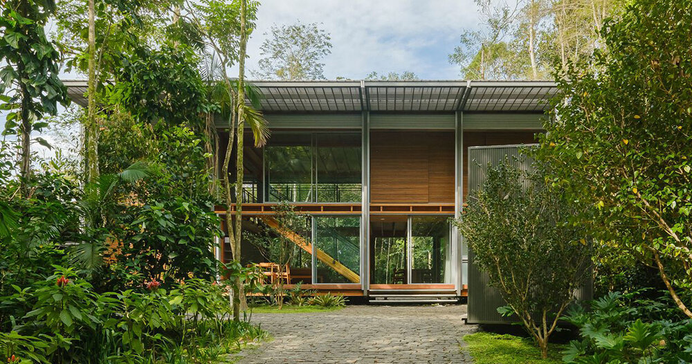 andrade morettin hides france house in brazilian coastal jungle