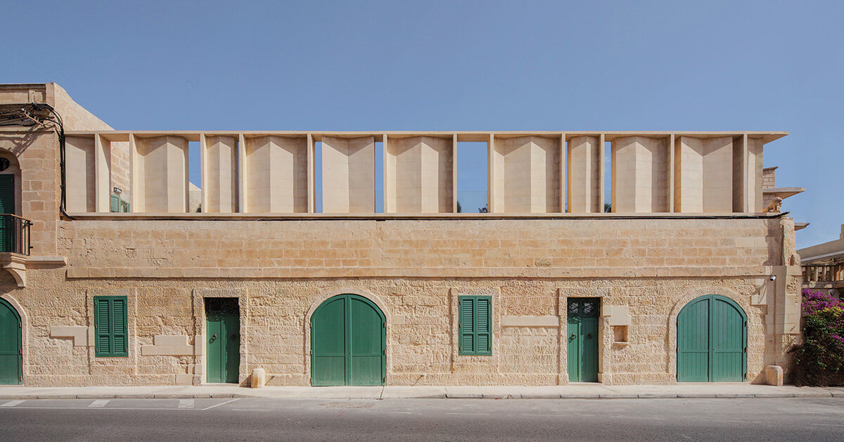 18th-Century Maltese Palazzino Shielded by Stone Screens