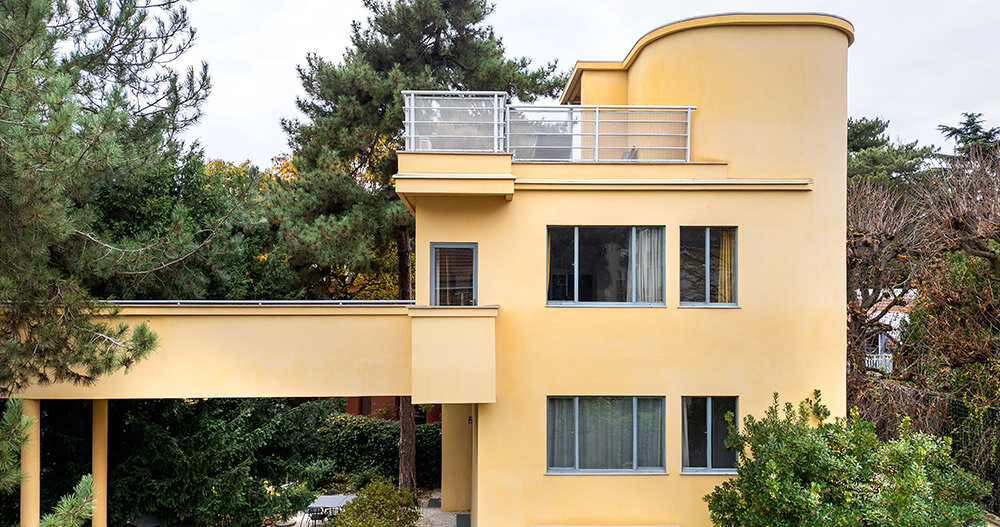 le corbusier-designed modernist artist villa hits the market in paris