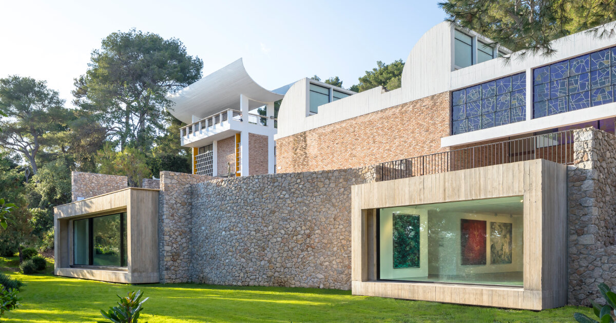 silvio d’ascia carves gallery extension beneath stone walls of fondation maeght in france 