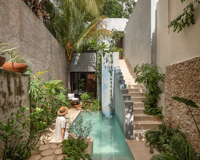 workshop architects gives new life to 20th-century, pastel-toned house in mexico