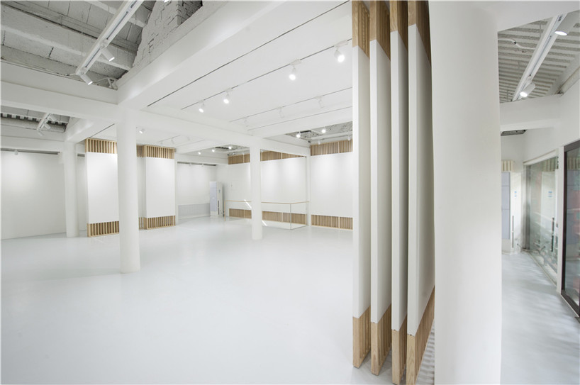 archstudio creates flexible  gallery space using folding 