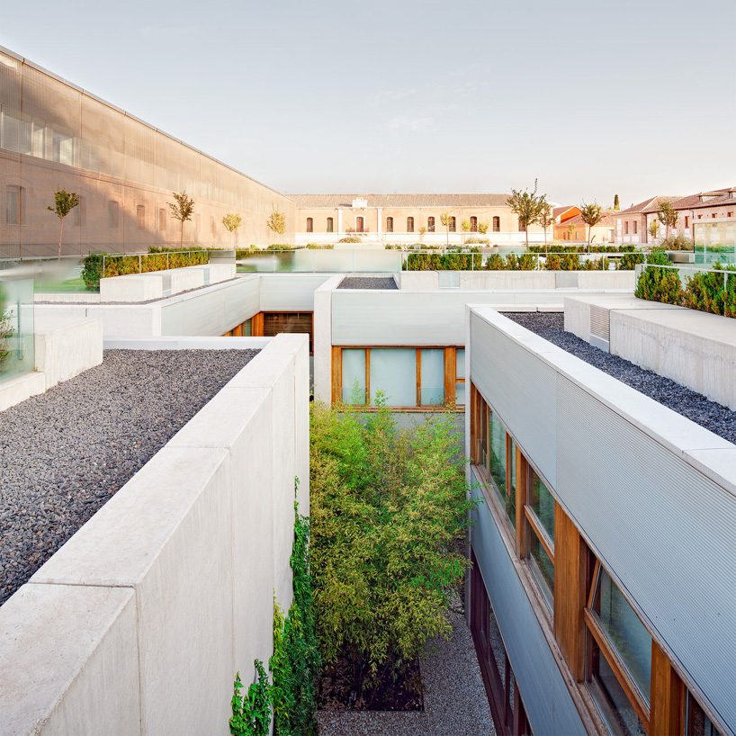 aranguren gallegos arquitectos restore old cluster into parador