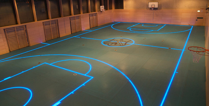 Ga trouwen zitten trog changeable LED gym floor boundary lines by ASB glassfloor