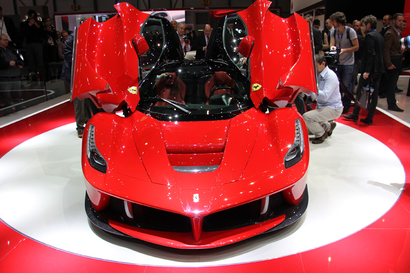 ferrari laferrari electric hybrid supercar