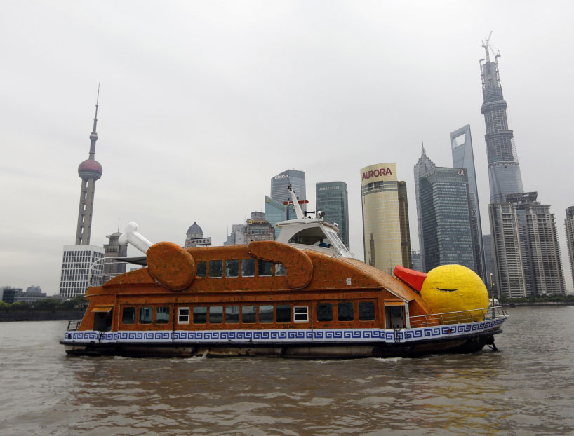 florentijn hofman's giant rubber duck gets roasted in shanghai