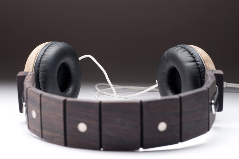 guitar-ear-o-headphones-designboom02.jpg