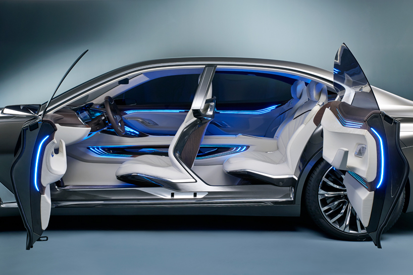 Bmw Vision Future Luxury Integrates Augmented Reality Display