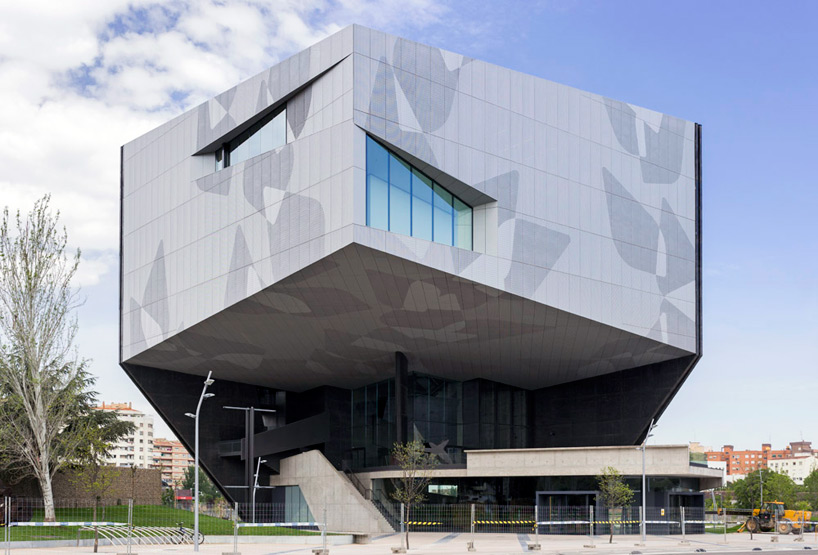 estudio carme pin s elevates angular caixaforum zaragoza