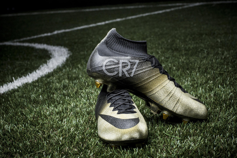 black and gold ronaldo boots